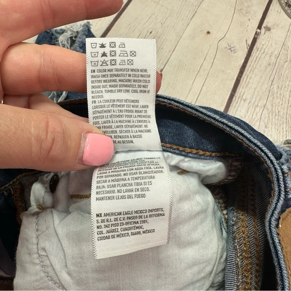 American Eagle Outfitters Women 4 midi Ripped denim Shorts distressed cutoff